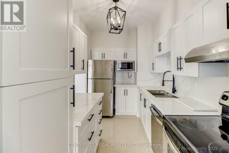 5 MASSEY SQUARE, Toronto (crescent Town), Ontario M4C 5L6, Canadá