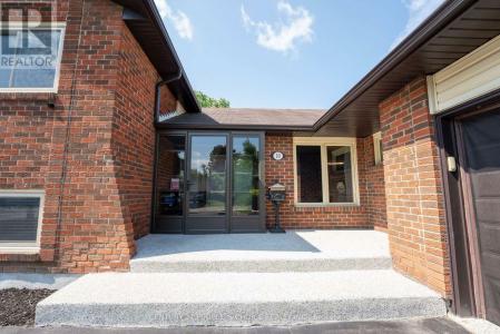 23 WADSWORTH CIRCLE, Brampton (snelgrove), Ontario L6Z 1W6, Canada