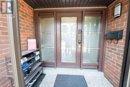 23 WADSWORTH CIRCLE, Brampton (snelgrove), Ontario L6Z 1W6, Canada