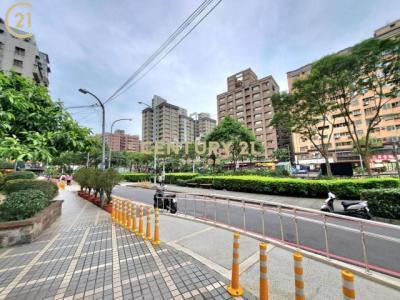 中華路二段, Xinzhuang Dist., 新北市 242, 台灣