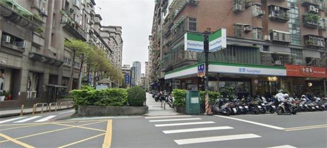 昌平街, Xinzhuang Dist., 新北 242, 台湾