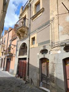 via del castello, Vizzini, Sicilia 95049, Италия