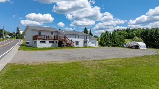 245 Rue Principale, Saint-Eusèbe, Quebec G0L 2Y0, CANADÁ