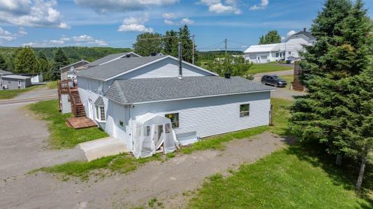 245 Rue Principale, Saint-Eusèbe, Quebec G0L 2Y0, CANADÁ