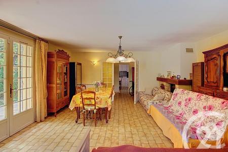 Robion, Provence-Alpes-Côte D'Azur 84440, Frankreich