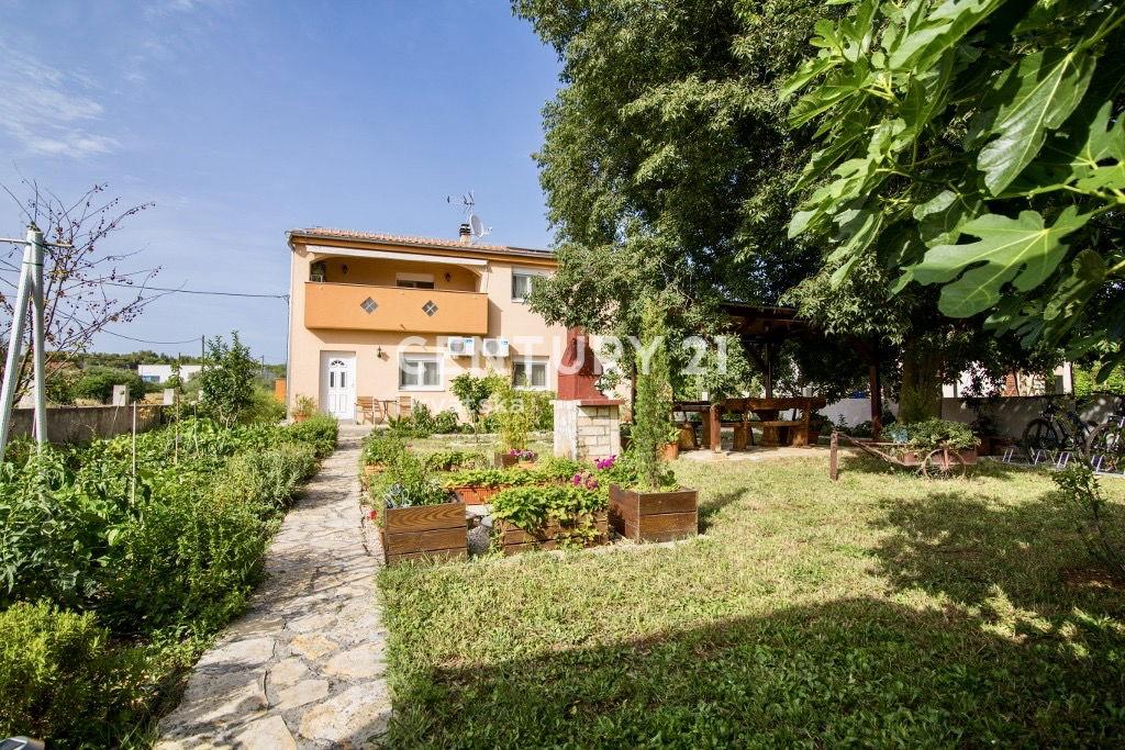 UL.VASKA LIPOVCA, Biograd Na Moru, Zadarska Županija 23210, 克羅地亞