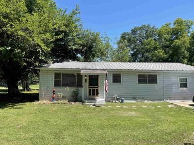 116 5th St SW, Bogata, Texas 75417