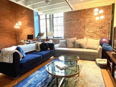 251 Heath , #211, Boston, Massachusetts 02130, USA