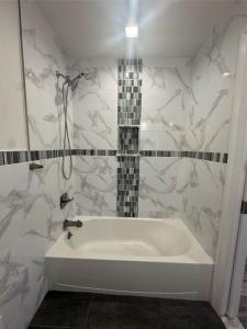 13 Richard Court, Pomona, New York 10970, Stati Uniti