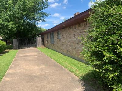 1726 Crescent Drive, Sherman, Texas 75092
