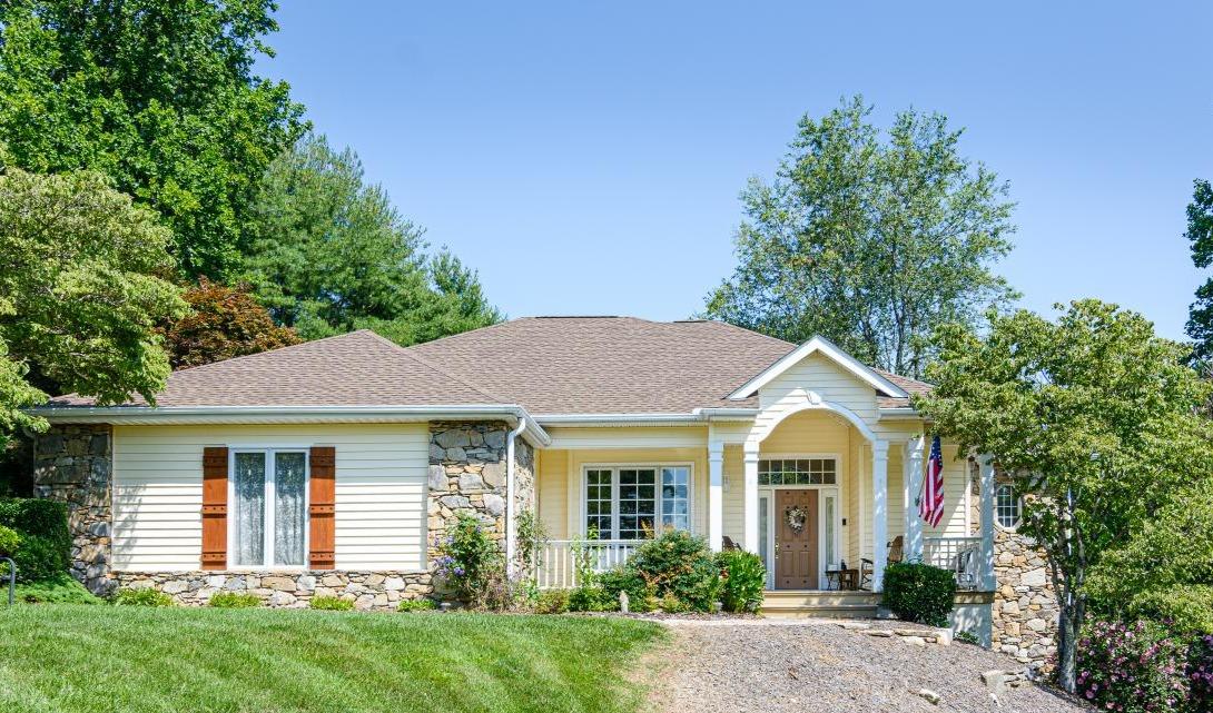 100 Bayberry Way, Hendersonville, 北卡罗来纳州 28739, 美国