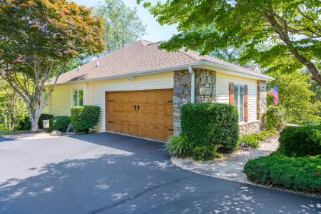 100 Bayberry Way, Hendersonville, 北卡罗来纳州 28739, 美国