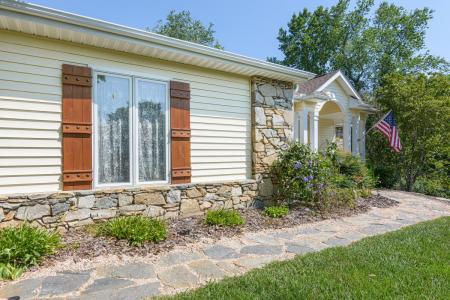 100 Bayberry Way, Hendersonville, 北卡罗来纳州 28739, 美国