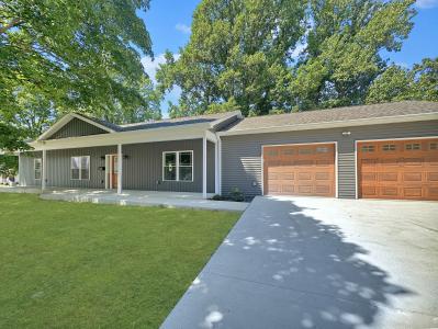 1100 Marshall Ave., Mattoon, Illinois 61938, USA