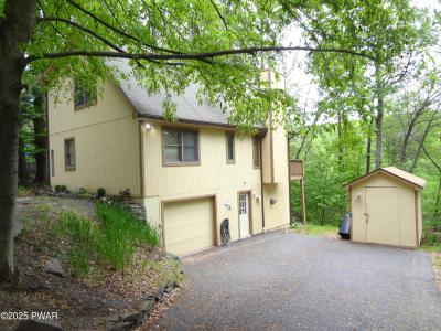 104 Briarwood Drive, Greentown, Pennsylvania 18426, USA