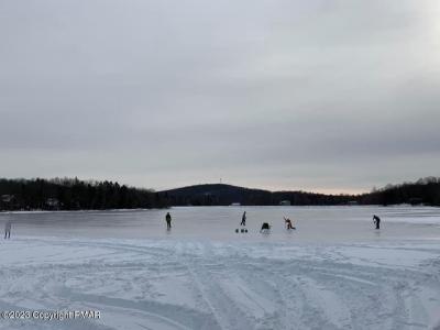 11 Cheilo Path, Pocono Lake, بنسلفانيا 18347, الولايات المتحدة