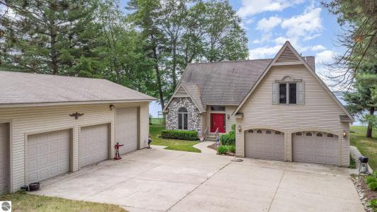 7435 Loud Drive, Oscoda, Michigan 48750, USA