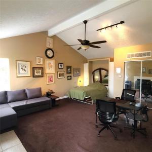 2011 Spenwick Drive Unit #220, Houston, Texas 77055, HOA KỲ