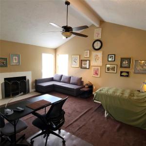 2011 Spenwick Drive Unit #220, Houston, Texas 77055, HOA KỲ