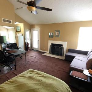 2011 Spenwick Drive Unit #220, Houston, Texas 77055, HOA KỲ