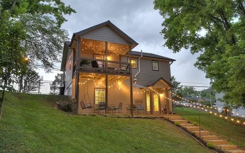 529 E 2nd Street, Blue Ridge, 喬治亞州 30513, 美國