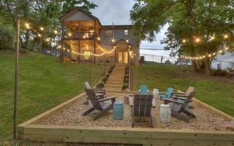 529 E 2nd Street, Blue Ridge, 喬治亞州 30513, 美國