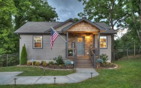 529 E 2nd Street, Blue Ridge, 喬治亞州 30513, 美國