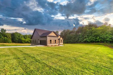 40 Ellie Way, Ellijay, Georgia 30536, USA