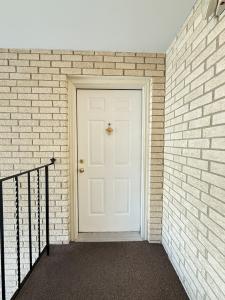 9250 Beloit Avenue , 305, Bridgeview, Illinois 60455