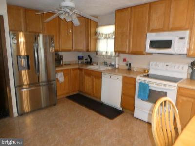 2 Pineview Ave, BERLIN, New Jersey 08009, Amerika Birleşik Devletleri