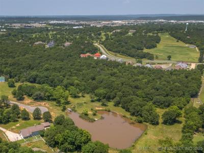 3881 Oak Timber Drive, Tulsa, Oklahoma 74131