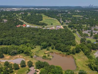 3881 Oak Timber Drive, Tulsa, Oklahoma 74131