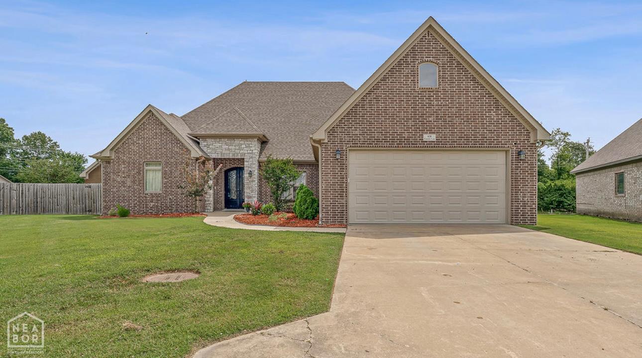 828 Laura Lea, Jonesboro, Arkansas 72401, USA