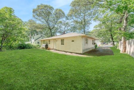 96 Norfleet Lane, Coram, Nowy Jork 11727, USA