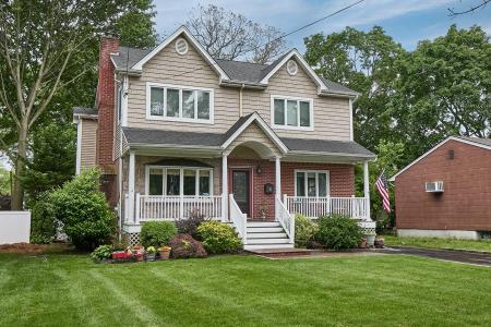 1531 Richard Avenue, Merrick, NY 11566, USA