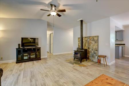 12039 Lakeshore North, Auburn, California 95602