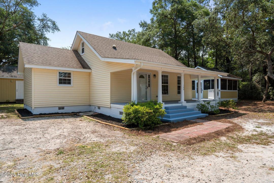 108 NW 29th Street, Oak Island, Carolina Do Norte 28465, Estados Unidos