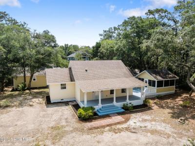 108 NW 29th Street, Oak Island, Carolina Do Norte 28465, Estados Unidos