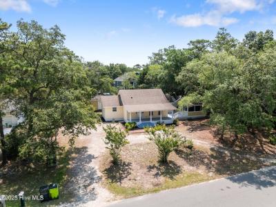 108 NW 29th Street, Oak Island, Carolina Do Norte 28465, Estados Unidos