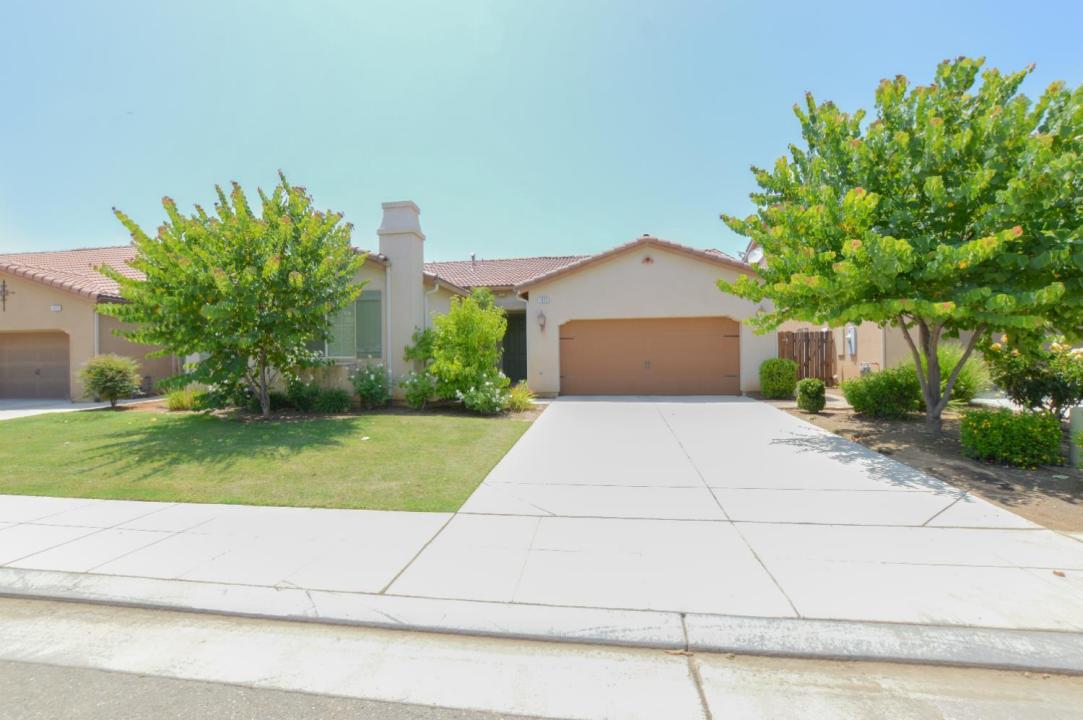 1056 Encino Avenue, Clovis, Californie 93619, États-Unis