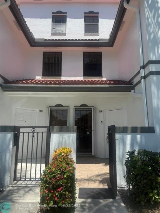 301 SW 158th Ter 104, Pembroke Pines, Florida 33027