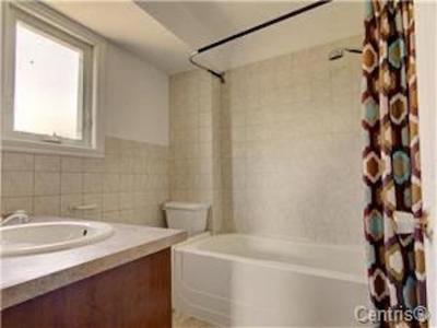 3  23e Avenue O., Blainville, Quebec J7C 1E8, Canada