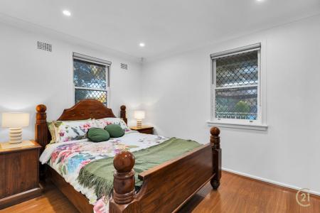 11 Ballarat Place, Cartwright, NSW 2168, Australia
