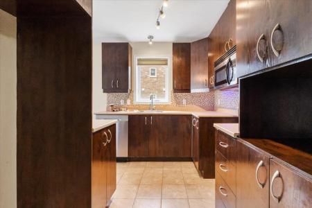 2341 Boul. des Pins, Sainte-Marthe-sur-le-Lac, 퀘벡주 J0N 1P0, 캐나다