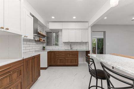 313-315  6e Avenue, Montréal (LaSalle), קוויבק H8P 2L5, קנדה 