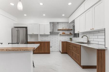 313-315  6e Avenue, Montréal (LaSalle), קוויבק H8P 2L5, קנדה 