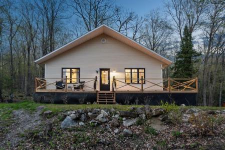 53  Ch. Doane, La Pêche, Québec J0X 1A0, Canada