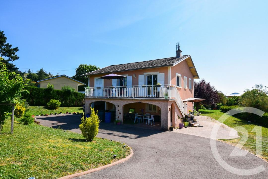 St Loup, Rhône-Alpes 69490, France