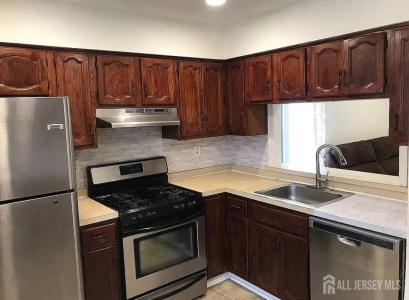 604 Woodbridge Commons Way, Iselin, New Jersey 08830