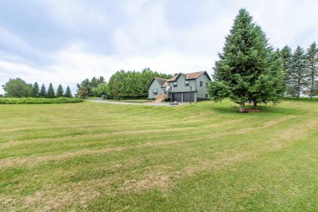 287 Lakeview Drive, Derby, Vermont 05829, USA